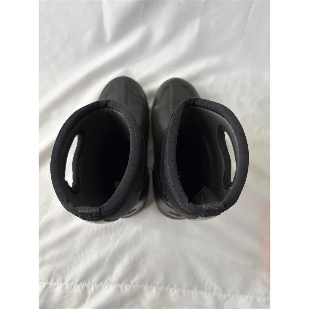 BOGS Classic Mid Handle Black Waterproof Insulated Snow  Boots Women US 7 EUR 38